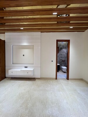 Room in 4 BHK Builder Floor at Surya Nagar – for Sale