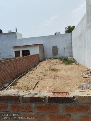  Plot For Sale in Jankipuram