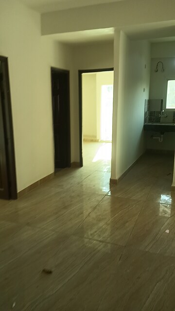 Room in 2 BHK Apartment at Migsun Vilaasa, Eta Ii Greater Noida – for Rent