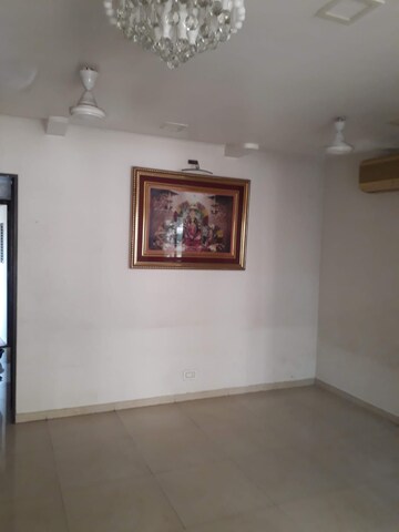 Room in 2 BHK Apartment at Jasmine Tower, Vasant Vihar – for Rent