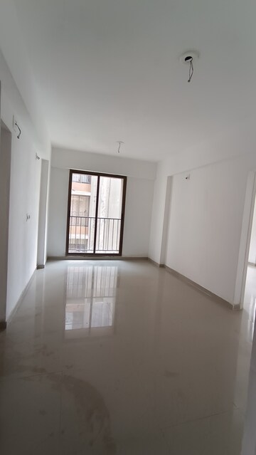 Room in 1 BHK Apartment at Applewood Satyesh Residency, Shela – for Rent