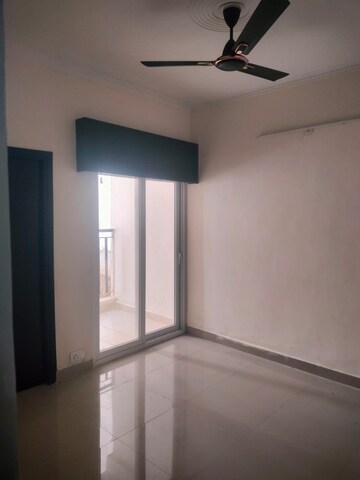 Room in 3 BHK Villa at Paramount Golfforeste Villas, Zeta I Greater Noida – for Sale
