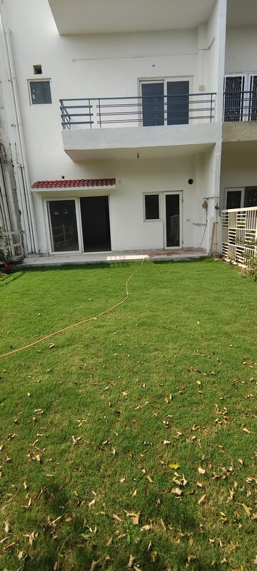 3 BHK Villa – Garden View at Paramount Golfforeste Villas, Zeta I Greater Noida - for Sale