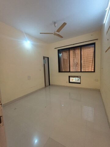 Room in 2 BHK Apartment at RNA Continental, Chembur – for Rent