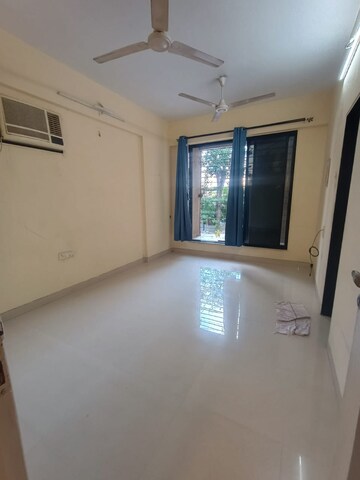 Room in 2 BHK Apartment at RNA Continental, Chembur – for Rent