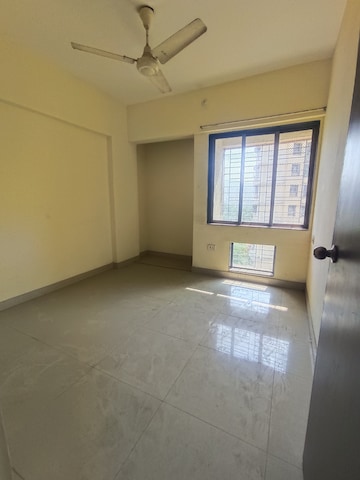 Room in 2 BHK Apartment at Supernal Gardens, Kolshet Road – for Sale