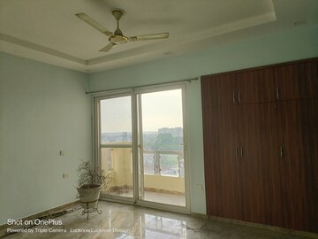 Room in 2 BHK Apartment at MI Rustle Court, Gomti Nagar – for Rent