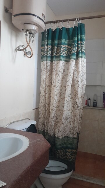 Furnished Amenities in 2.5 BHK Builder Floor at Unitech South City II, Sector 50 – for Rent
