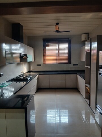 Kitchen in 3.5 BHK Builder Floor at Sector 13 – for Rent