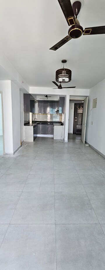 Room in 2 BHK Apartment at DAH Greentech NX Avenue, Tech Zone 4 Greater Noida – for Rent