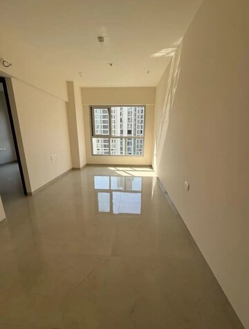 Room in 2 BHK Apartment at Piramal Vaikunth, Balkum Pada – for Rent