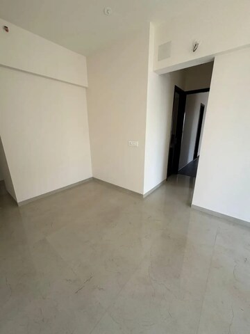 Room in 2 BHK Apartment at Piramal Vaikunth, Balkum Pada – for Rent