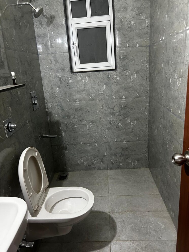 Bathroom, vtp-beaumonde 3 Bedroom 1050 Sq.Ft. Apartment In Kharadi Pune 8636690
