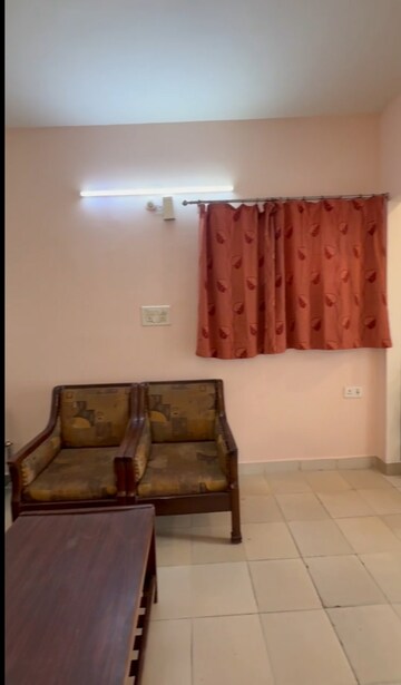 Furnished Amenities in 2 BHK Apartment at Gomti Nagar – for Rent