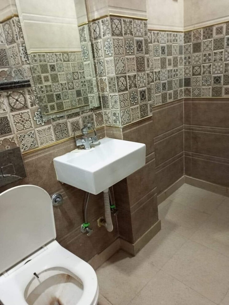 Bathroom, shastri nagar 2 Bedroom 500 Sq.Ft. Builder Floor In Shastri Nagar Delhi 8636702