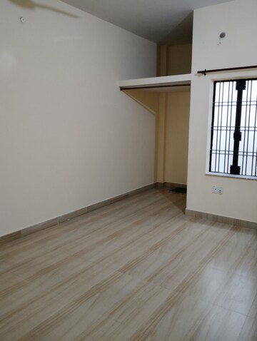 Room in 2 BHK Independent House at Jankipuram – for Rent
