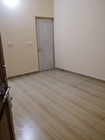 Room in 2 BHK Independent House at Jankipuram – for Rent