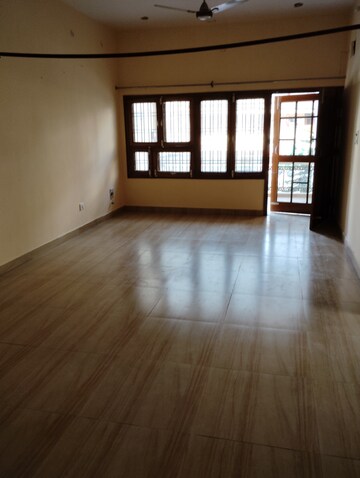 Room in 2 BHK Independent House at Jankipuram – for Rent