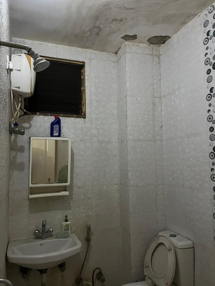 Bathroom, kalyanpur west 2 Bedroom 1200 Sq.Ft. Independent House In Kalyanpur West Lucknow 8636707