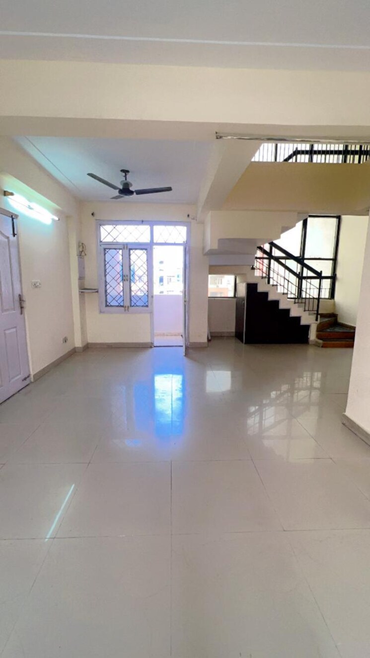 Living Room, tedhi pulia 2 Bedroom 1500 Sq.Ft. Apartment In Tedhi Pulia Lucknow 8636708