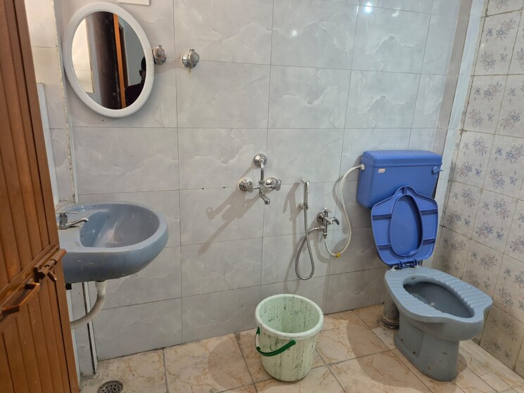 Bathroom, vashi Pg For Boys & Girls In Vashi 8636732