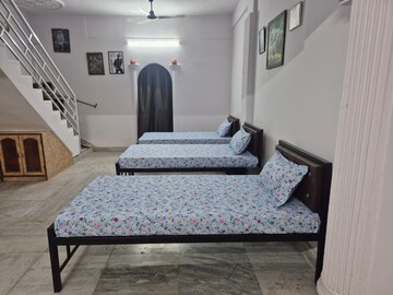  Pg For Rent in Vashi