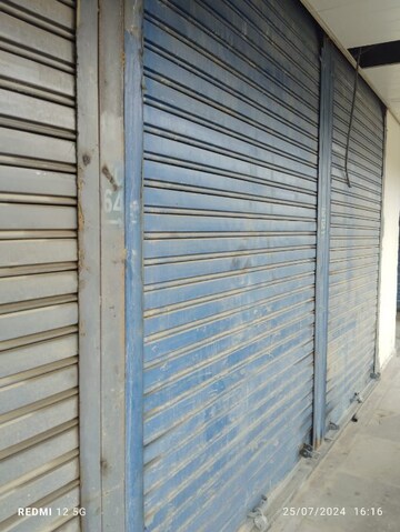  Shop For Sale in Gaur Runway Suites, Gaur Yamuna City