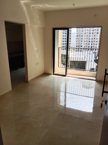Room in 1 BHK Apartment at Sunteck Maxxworld, Naigaon East – for Rent