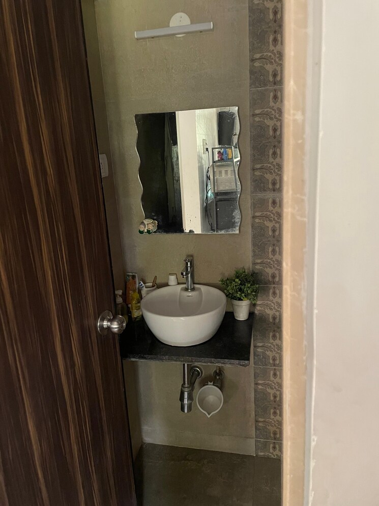 Bathroom, poseidon-apartment 2 Bedroom 750 Sq.Ft. Apartment In Andheri West Mumbai 8636822