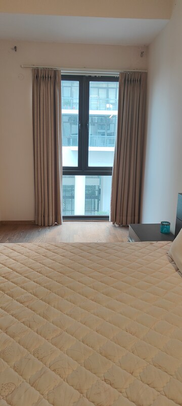 Room in 2 BHK Apartment at Ireo The Grand Arch, Sector 58 – for Rent
