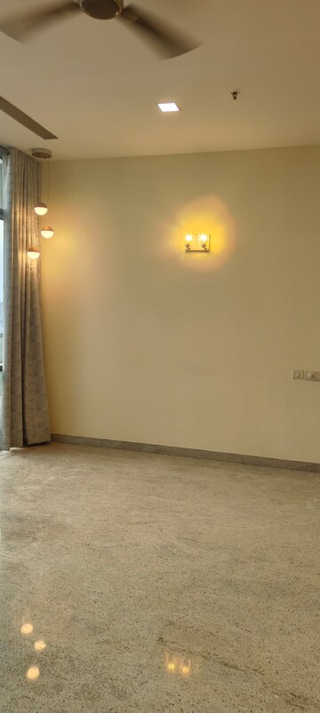 Room in 3 BHK Apartment at Ireo The Grand Arch, Sector 58 – for Rent