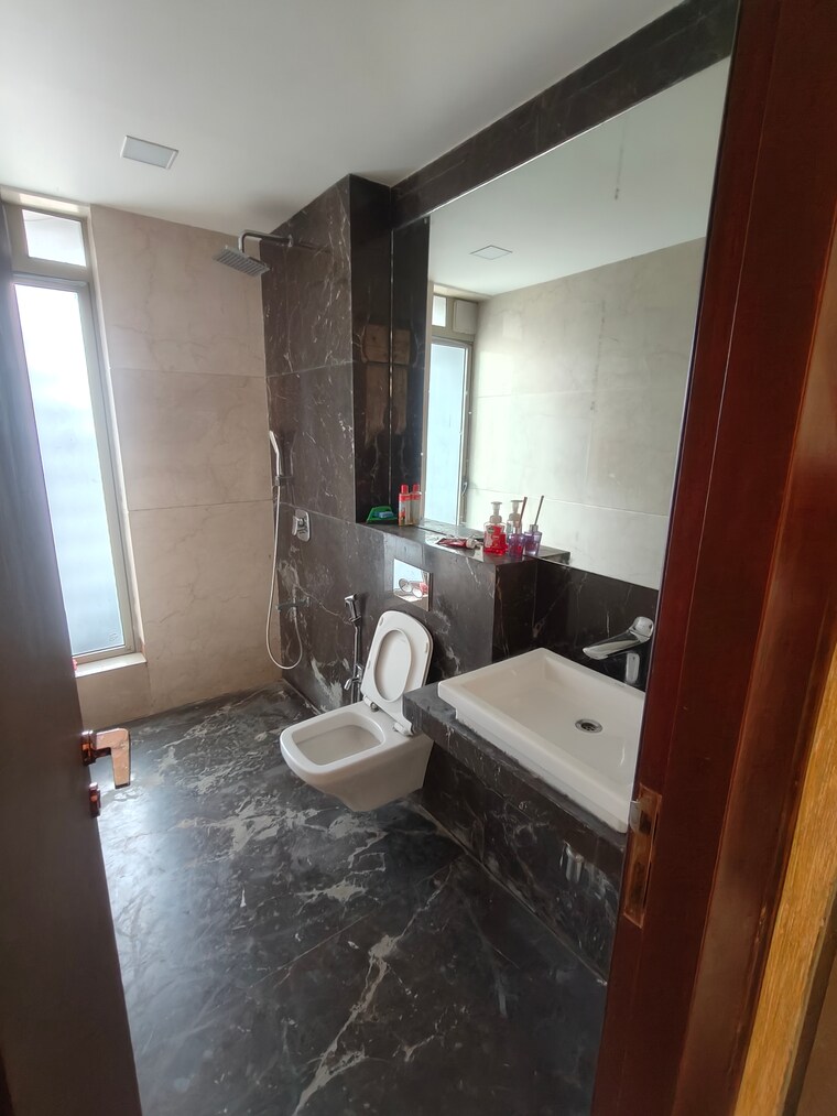 Bathroom, transcon-triumph-tower 3 Bedroom 1336 Sq.Ft. Apartment In Andheri West Mumbai 8636851