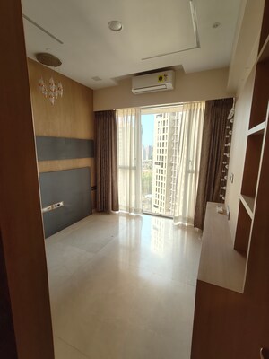 Room in 3 BHK Apartment at Transcon Triumph Tower, Andheri West – for Sale