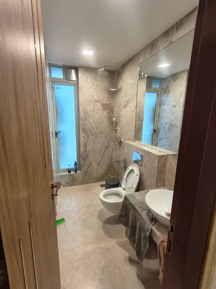 Bathroom, transcon-triumph-tower 3 Bedroom 1336 Sq.Ft. Apartment In Andheri West Mumbai 8636851