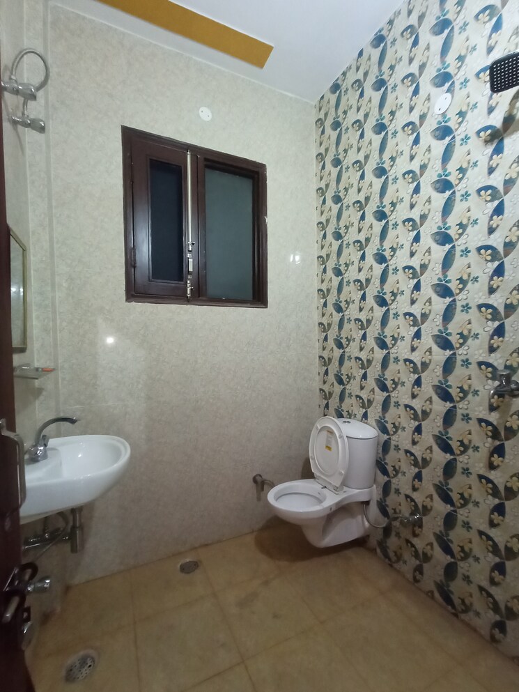 Bathroom, sector 12 panchkula 2 Bedroom 1700 Sq.Ft. Independent House In Sector 12 Panchkula Panchkula 8636884