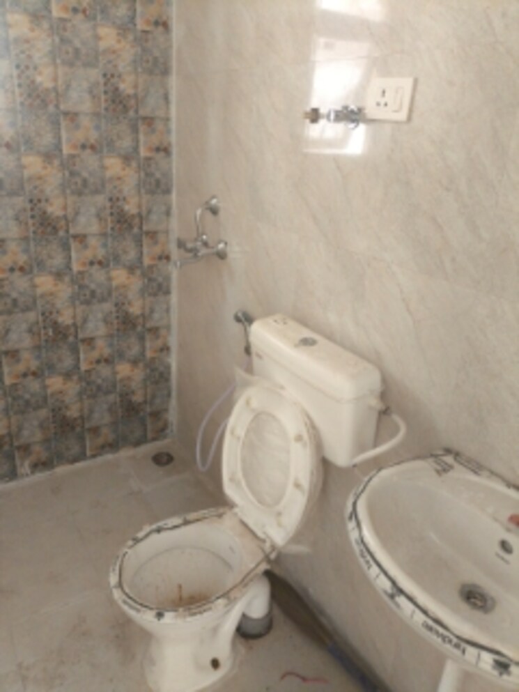 Bathroom, signature-global-the-millennia 2 Bedroom 595 Sq.Ft. Apartment In Sector 37d Gurgaon 8636897