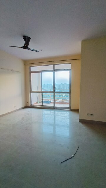 Room in 3 BHK Apartment at Piyush Heights, Sector 89 – for Rent