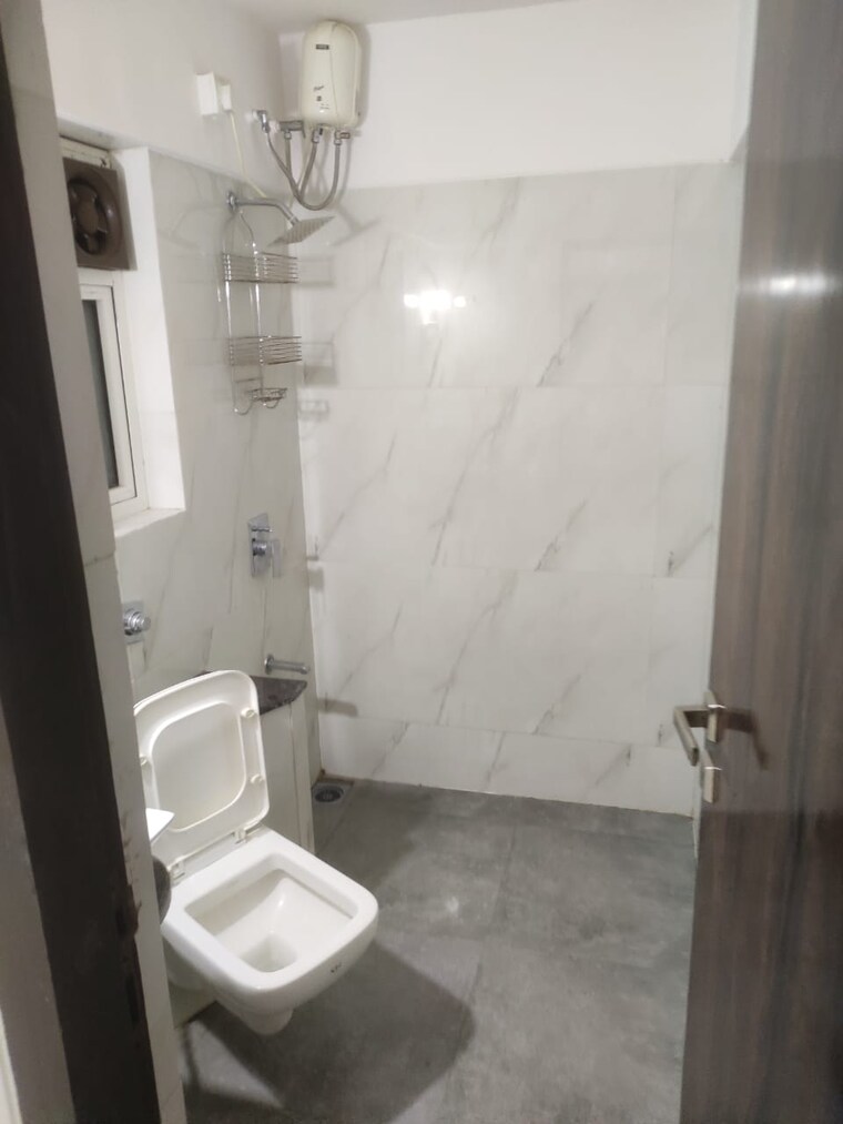 Bathroom, naman-habitat 2 Bedroom 769 Sq.Ft. Apartment In Andheri West Mumbai 8636927