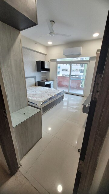Room in 4 BHK Apartment at Parx Laureate, Sector 108 – for Rent