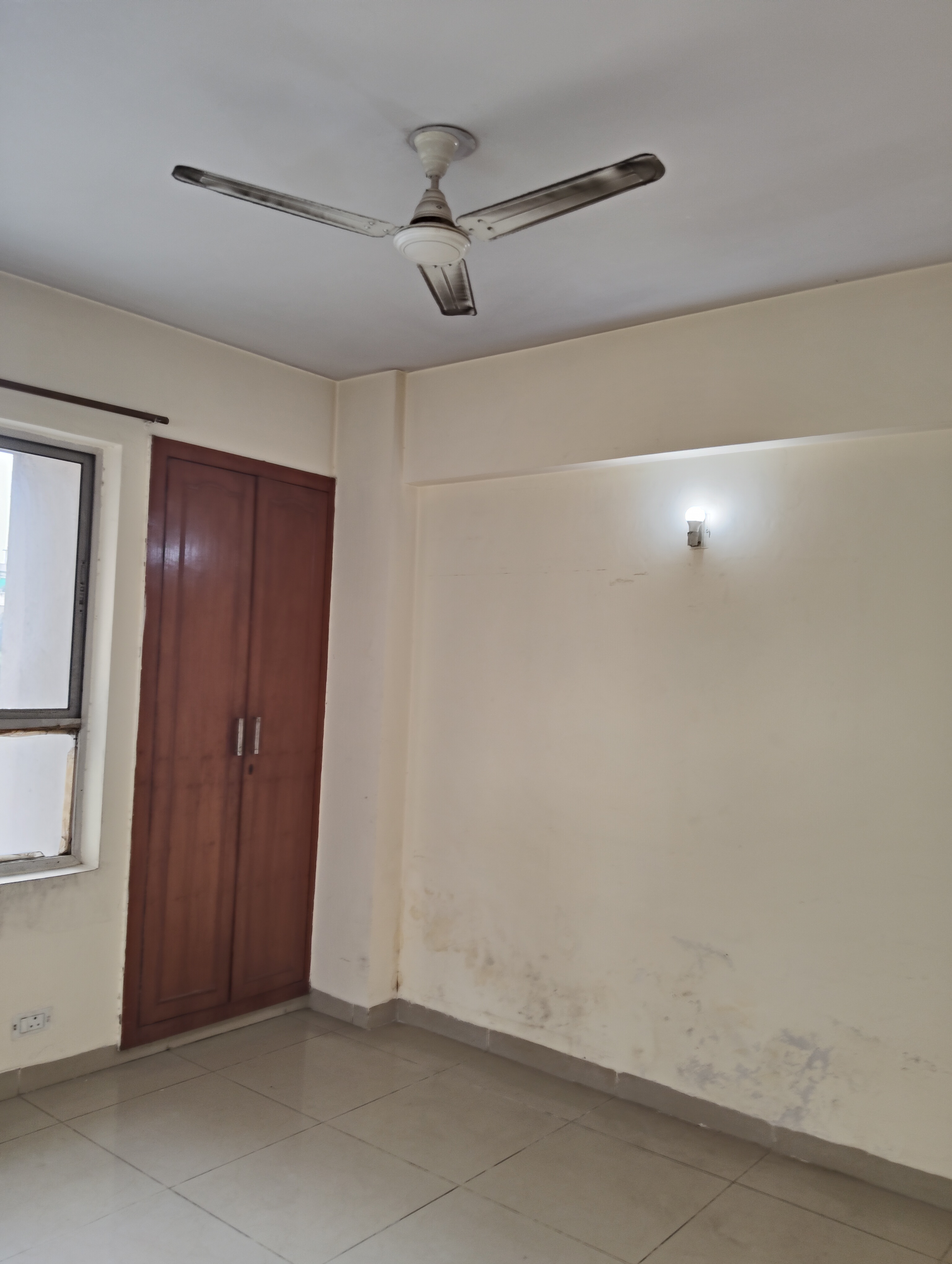 2 BHK Apartment For Rent in Eros Wembley Estate