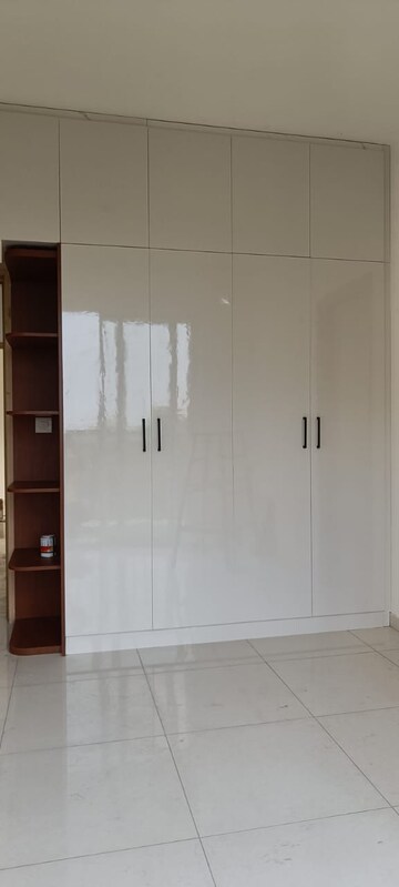 Room in 3 BHK Apartment at Godrej Royale Woods, Devanahalli – for Rent