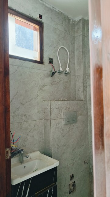 Bathroom in 3 BHK Builder Floor at Fidato Honour Homes, Sector 89 – for Rent