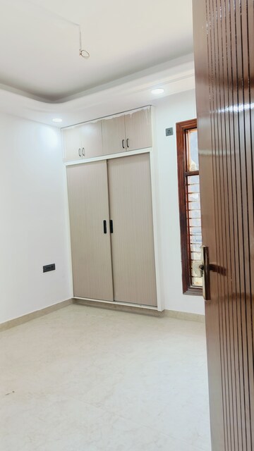Building Lobby in 3 BHK Builder Floor at Fidato Honour Homes, Sector 89 – for Rent