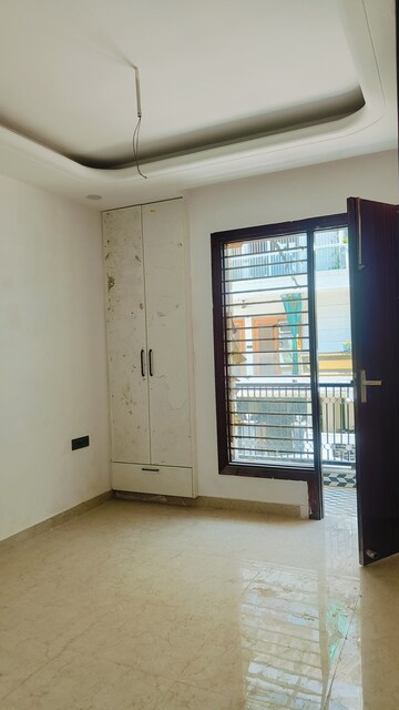 Room in 3 BHK Builder Floor at Fidato Honour Homes, Sector 89 – for Rent