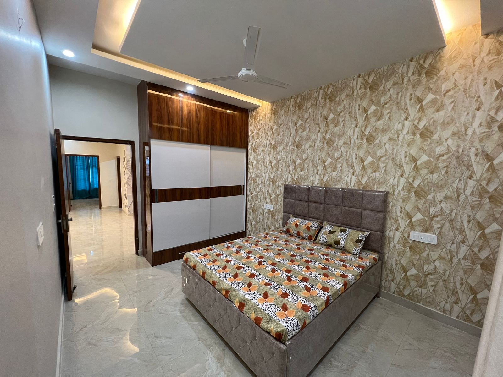 2 BHK Apartment For Sale in Gk Crystal