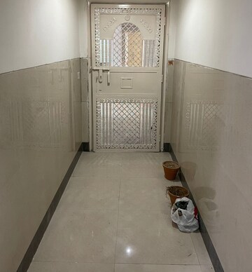 Room in 2 BHK Apartment at BPTP The Resort, Sector 75 – for Rent