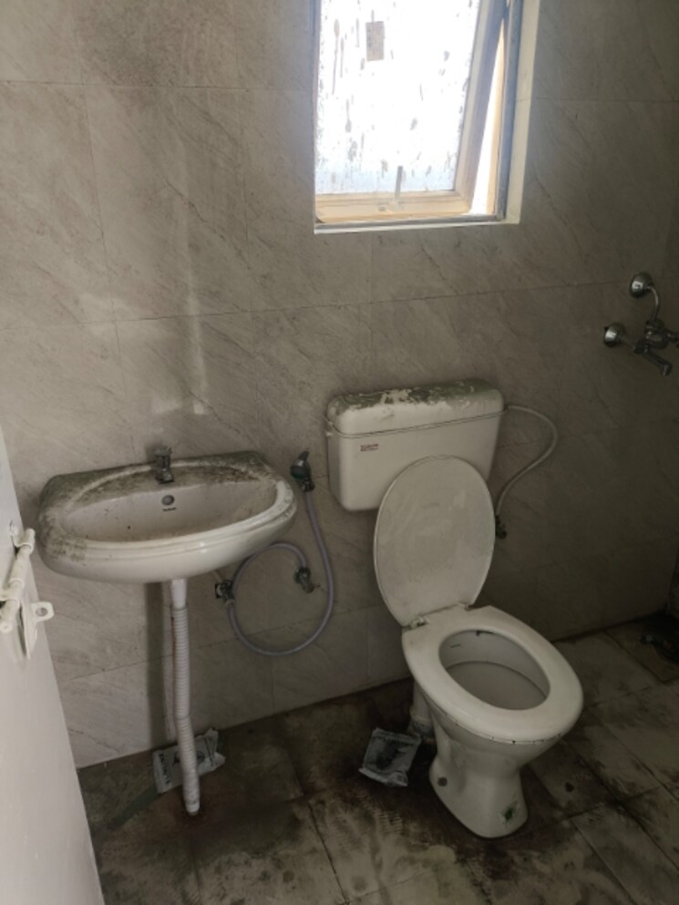 Bathroom, signature-global-the-millennia 2 Bedroom 590 Sq.Ft. Apartment In Sector 37d Gurgaon 8637037