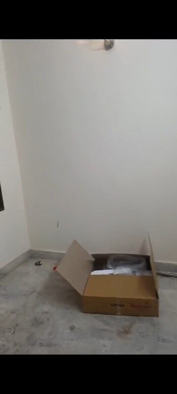 Furnished Amenities in 2 BHK Builder Floor at Arjun Nagar – for Rent