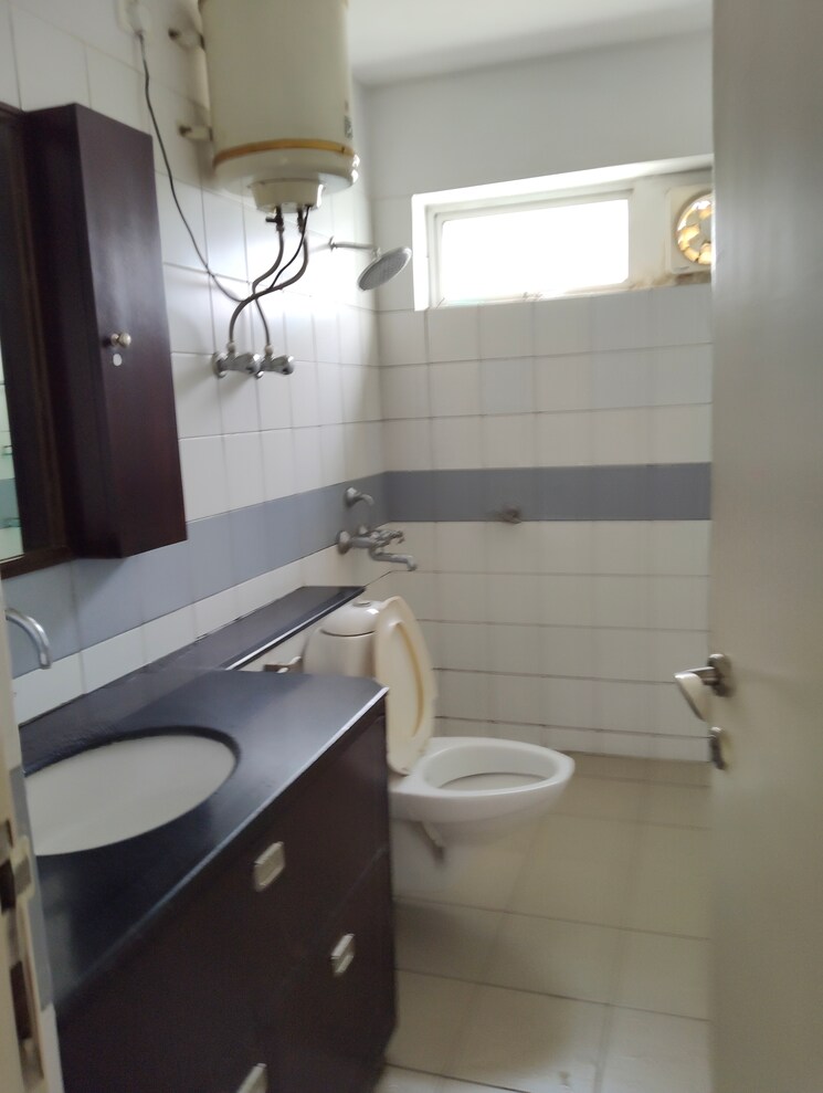 Bathroom, vatika-city 3 Bedroom 1774 Sq.Ft. Apartment In Sector 49 Gurgaon 8637031