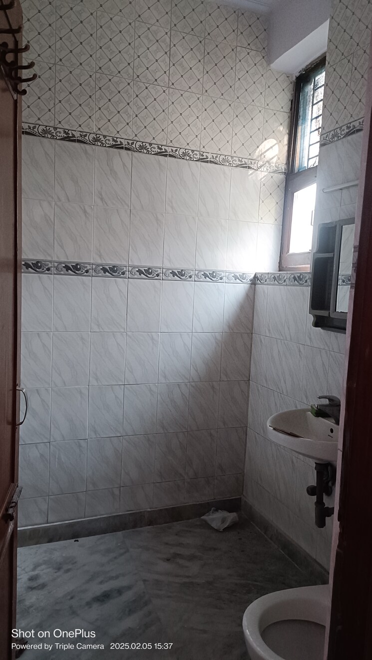 Bathroom, ashoka enclave 2 Bedroom 850 Sq.Ft. Builder Floor In Ashoka Enclave Faridabad 8637053